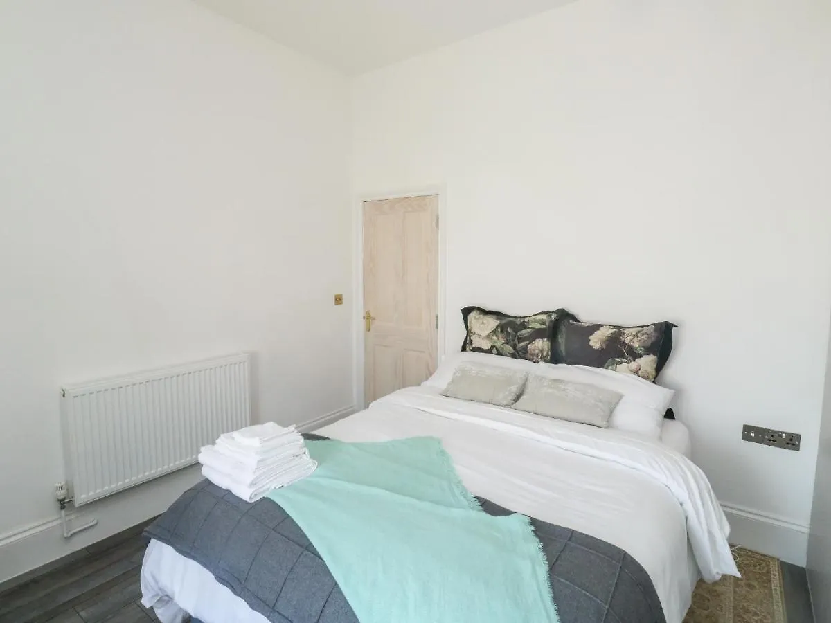 The Annex Villa Exeter 0*,  Storbritannien
