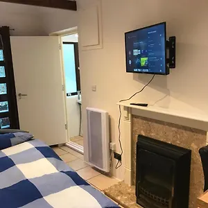 Self Contained Annex , Bournemouth United Kingdom